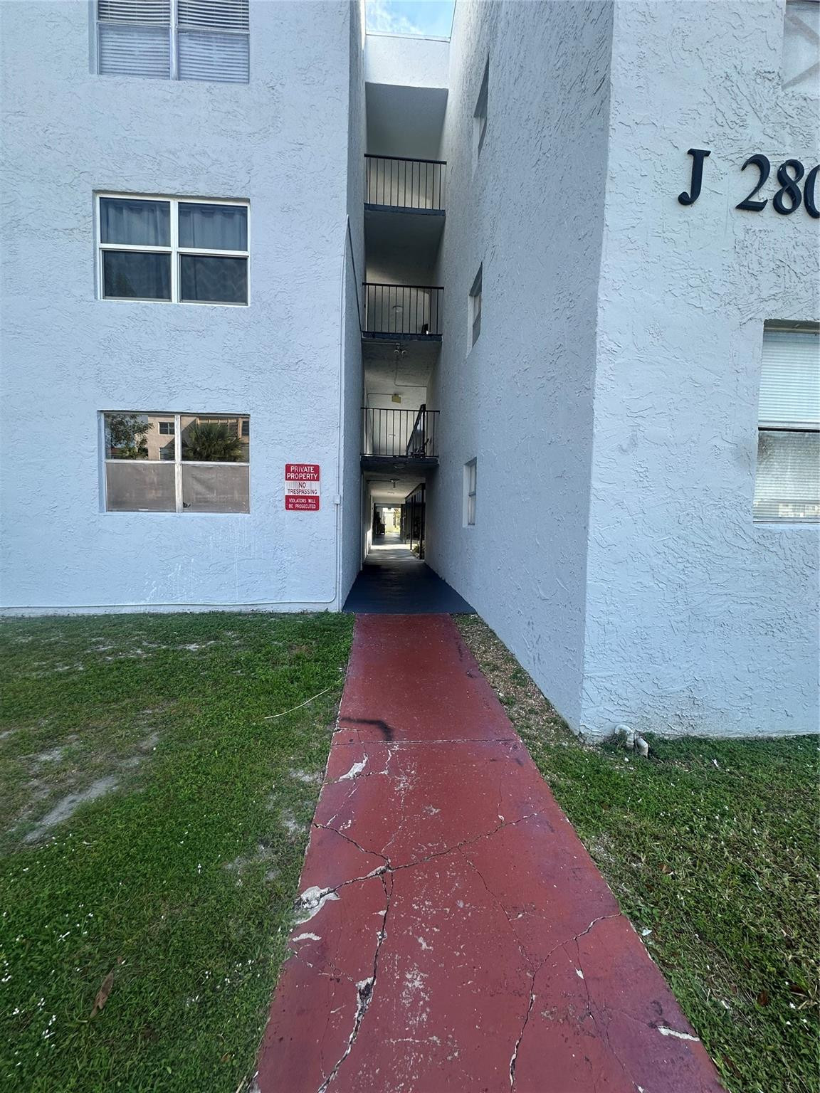 2800 Somerset Drive J107 — photo