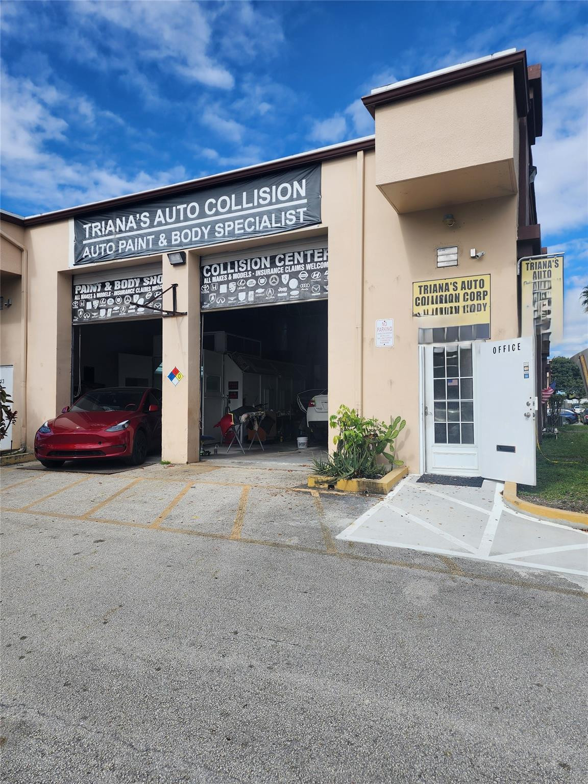 Home in Davie, FL 33317 — photo 2