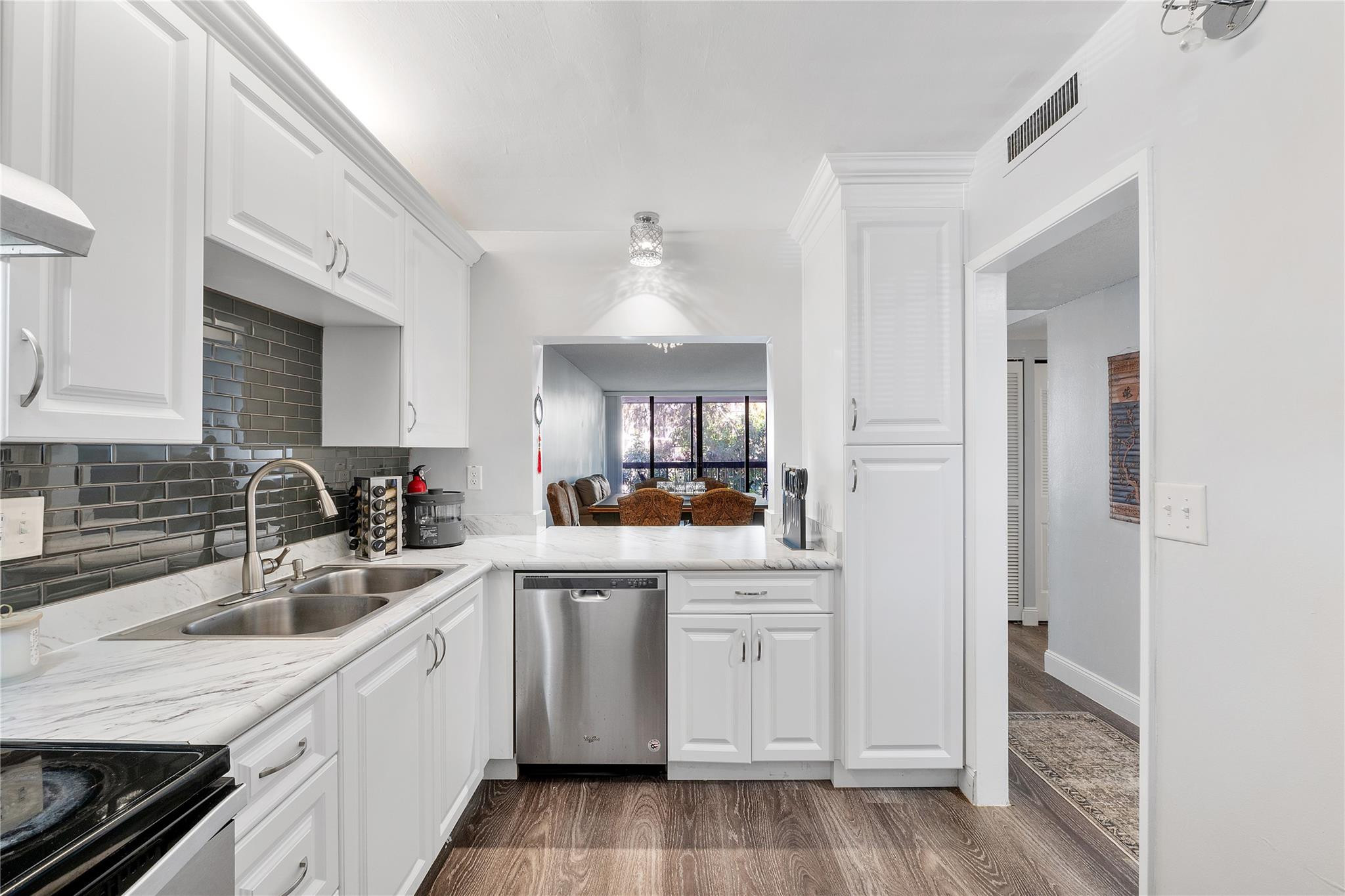 8437 Forest Hills Drive 203 — photo
