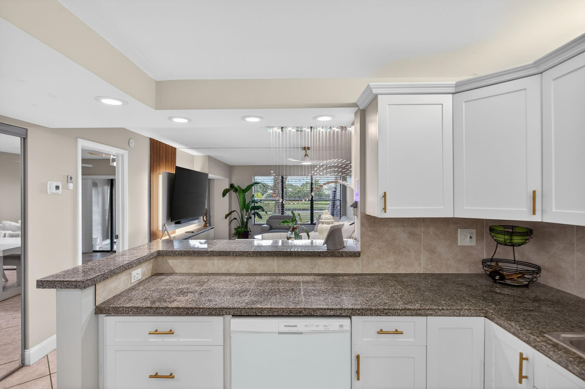 2314 S Cypress Bend Drive 114 — photo