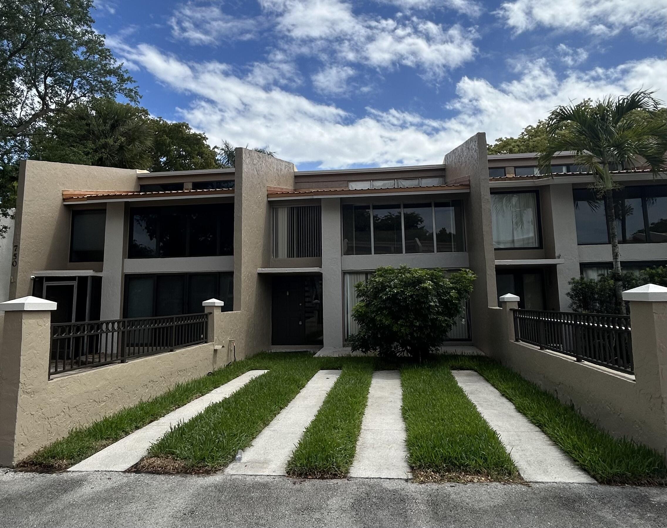 750 E Coco Plum Circle 2 — photo