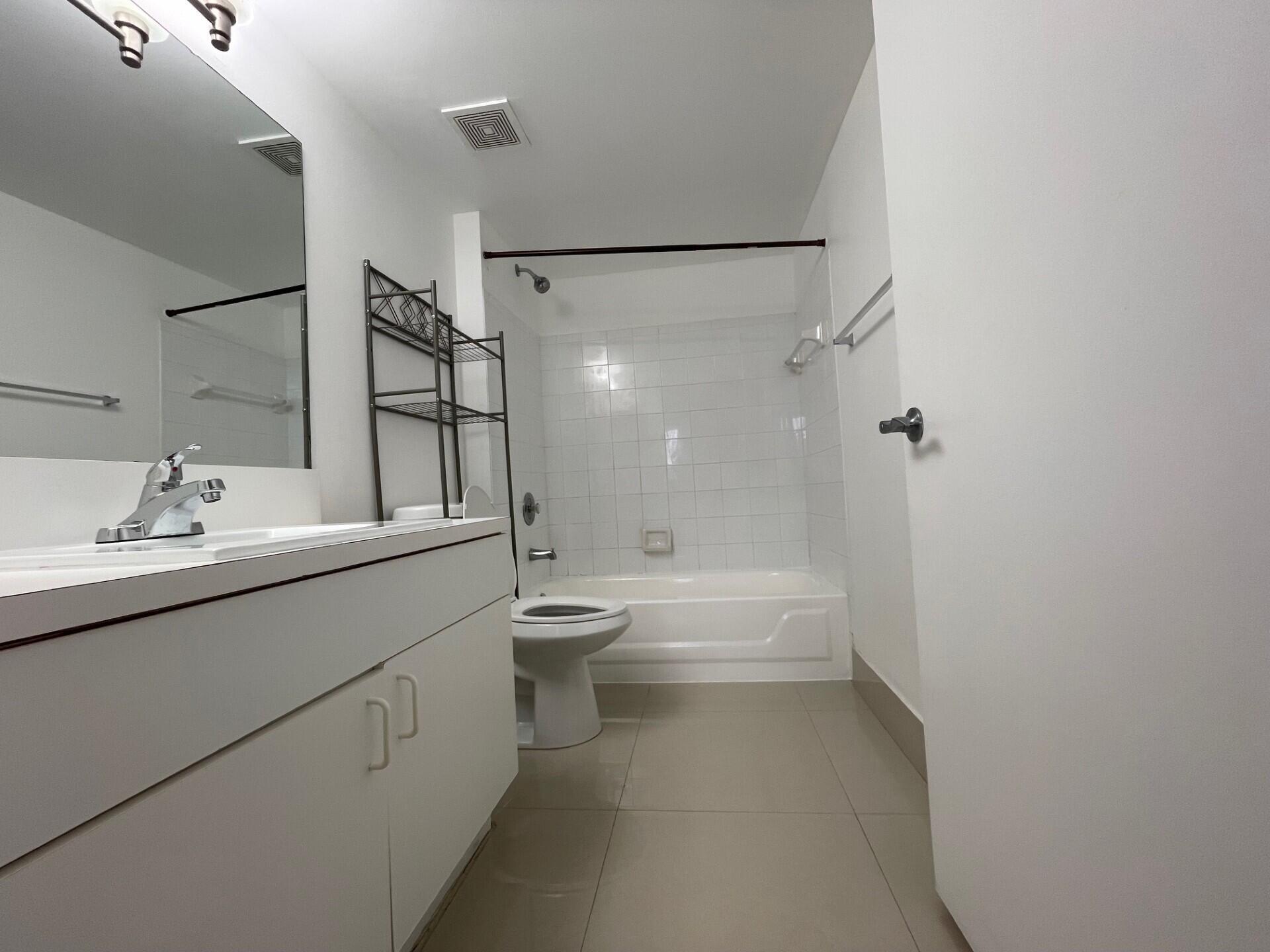 470 S Park Road 302 — photo
