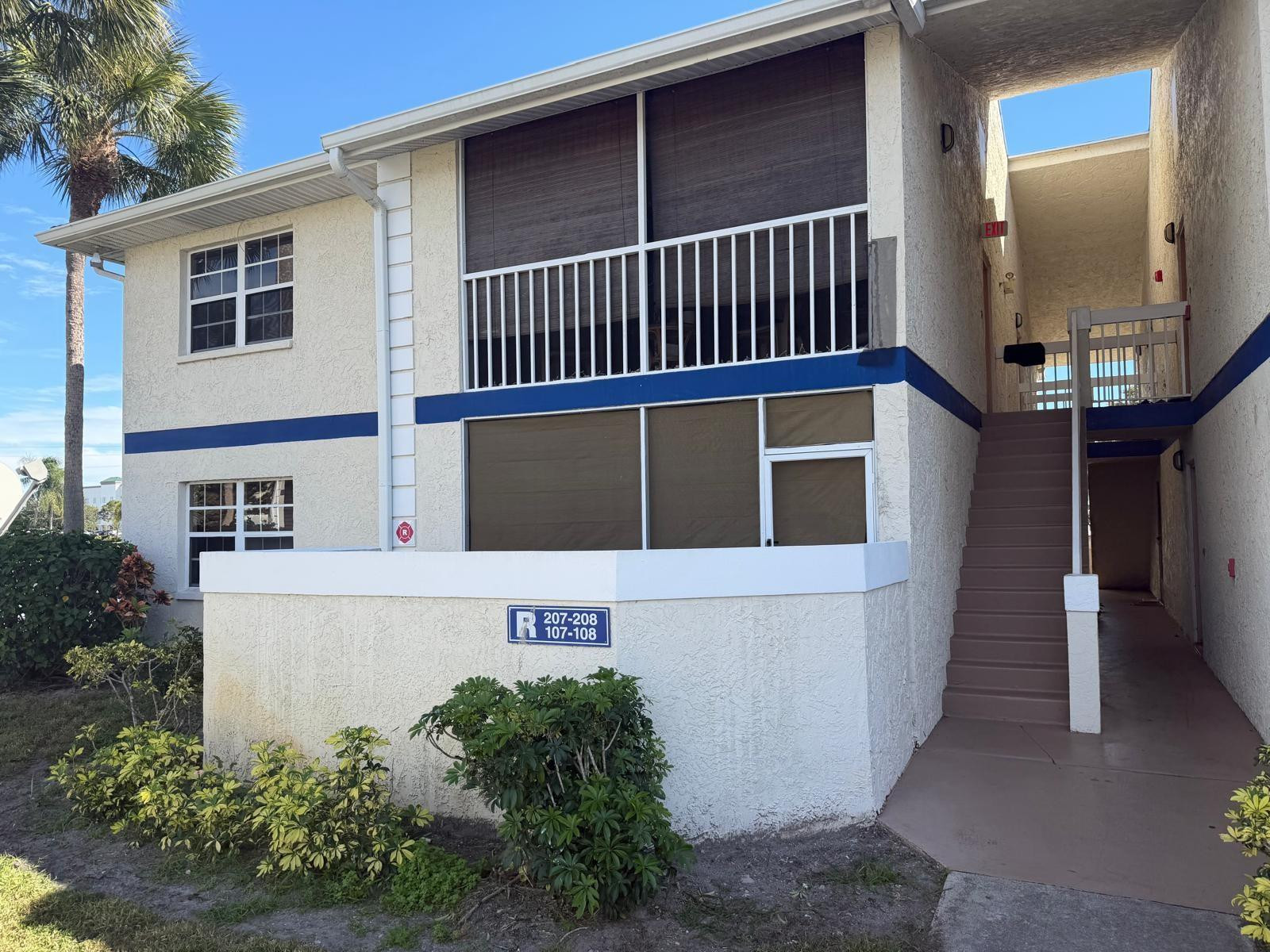 1531 SE Royal Green Circle 107 — photo