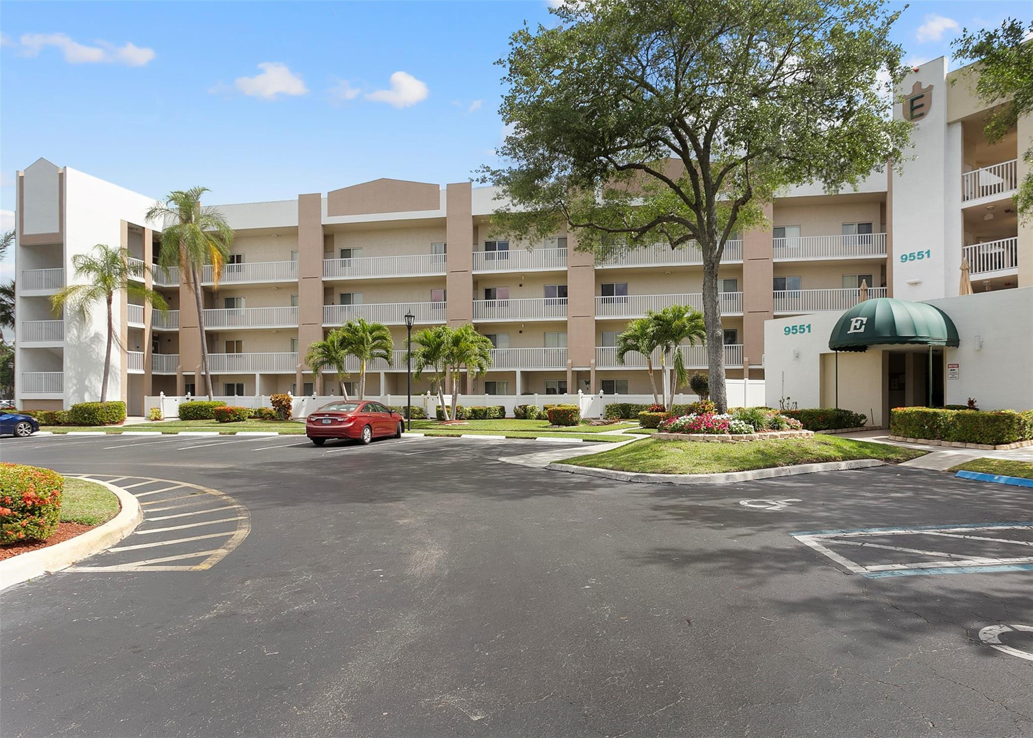 9551 Weldon Circle Unit 404 — photo