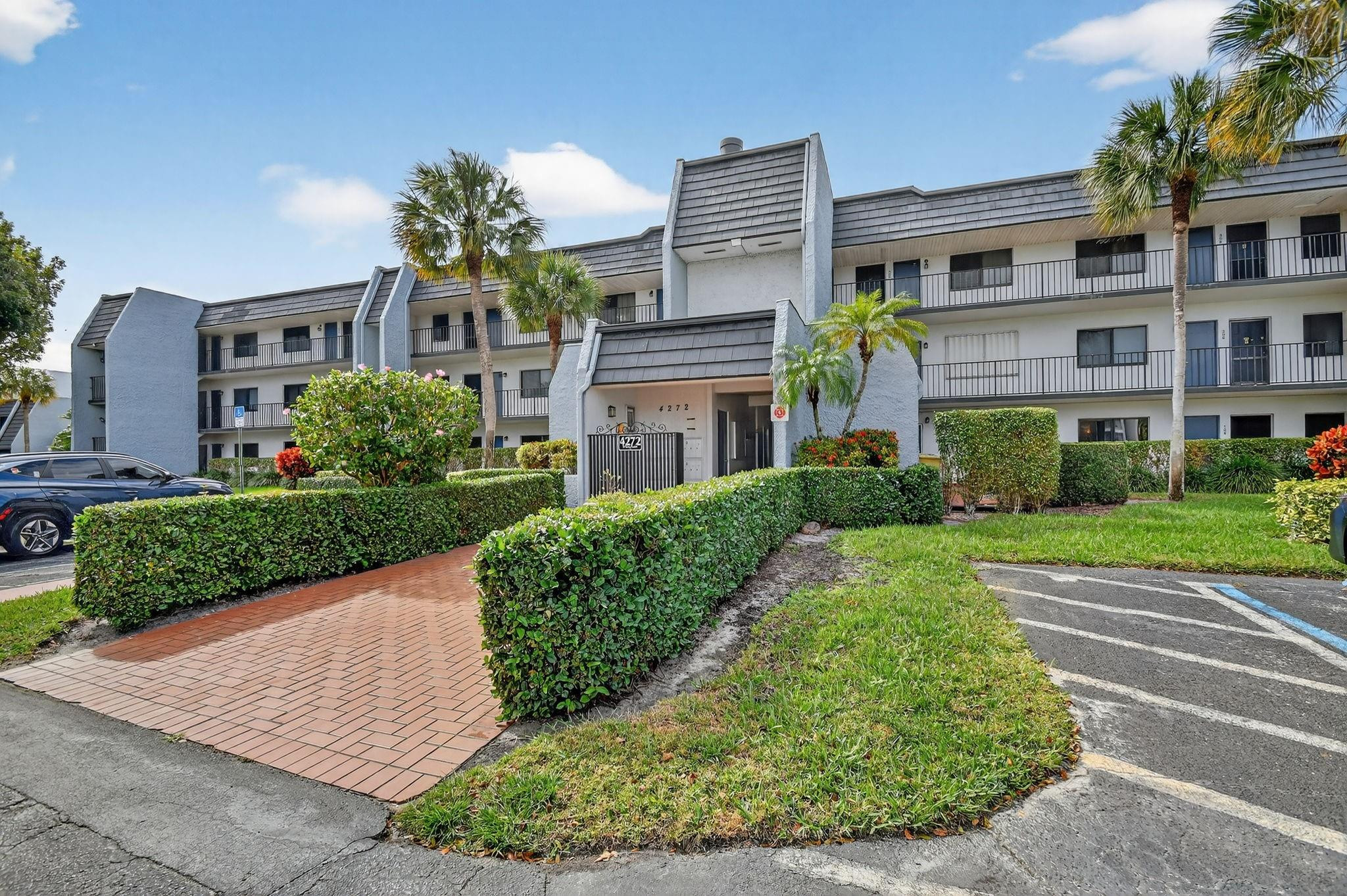 4272 Deste Court 106 — photo