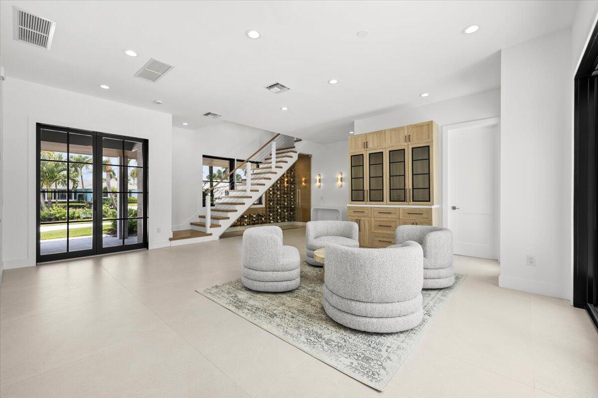 8 Leeward Circle — photo