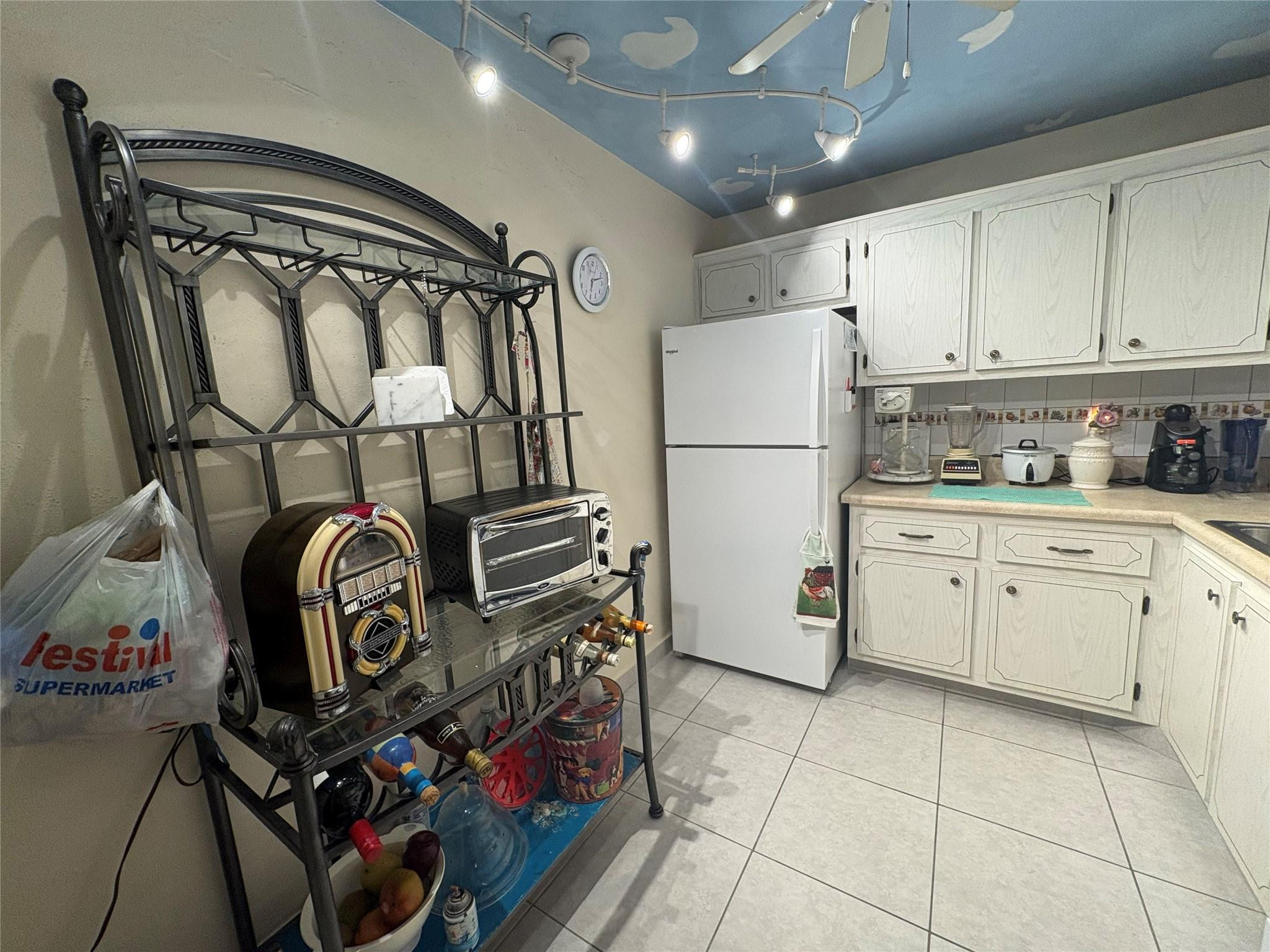 Home in North Lauderdale, FL 33068 — photo 2