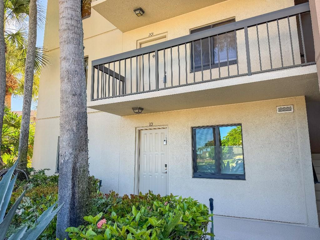 901 Seafarer Circle 101 — photo