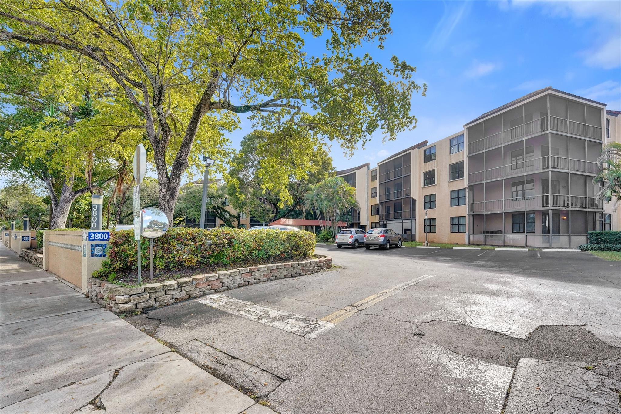 3800 N Hills Drive 412 — photo