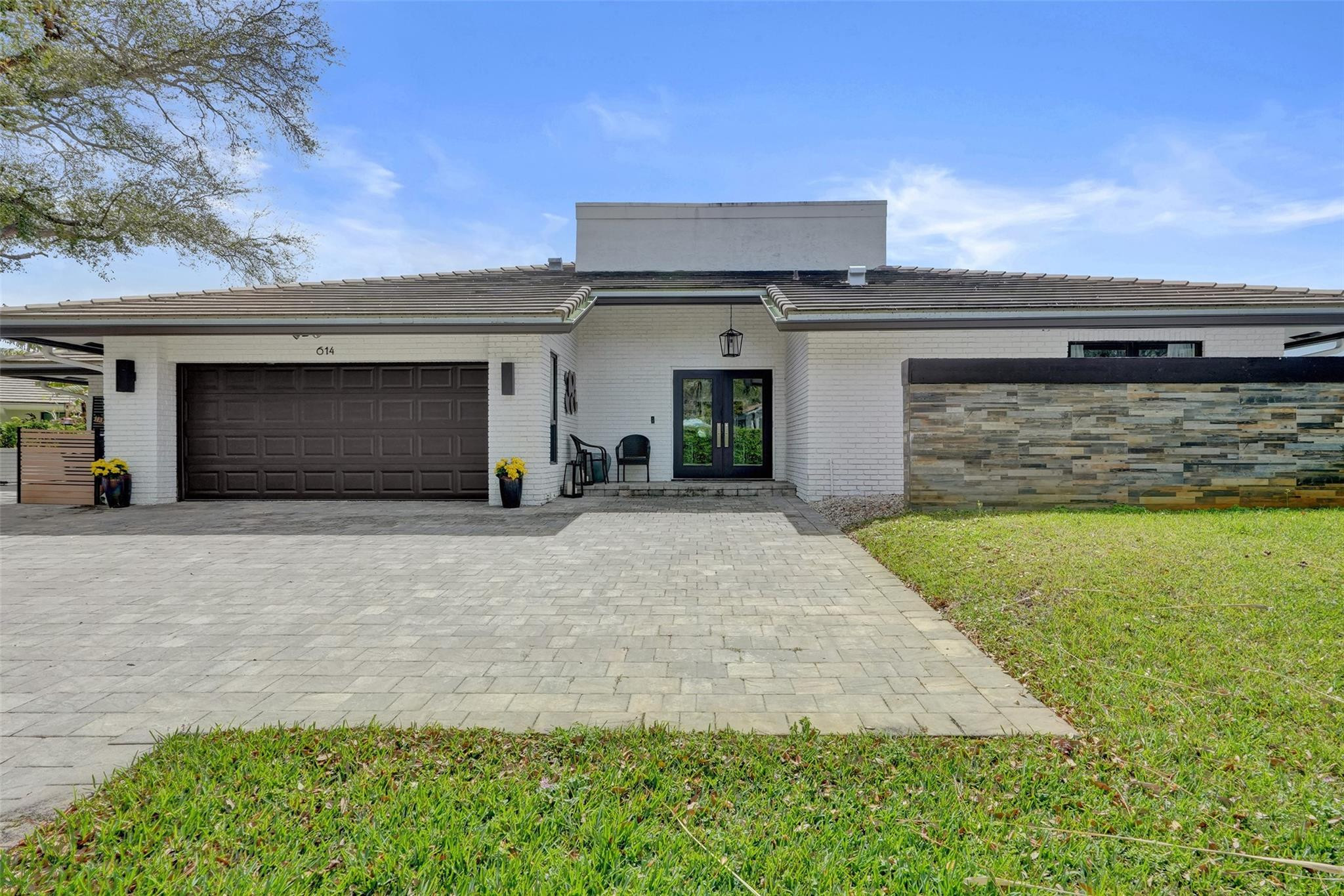 614 Lakewoode Circle W — photo