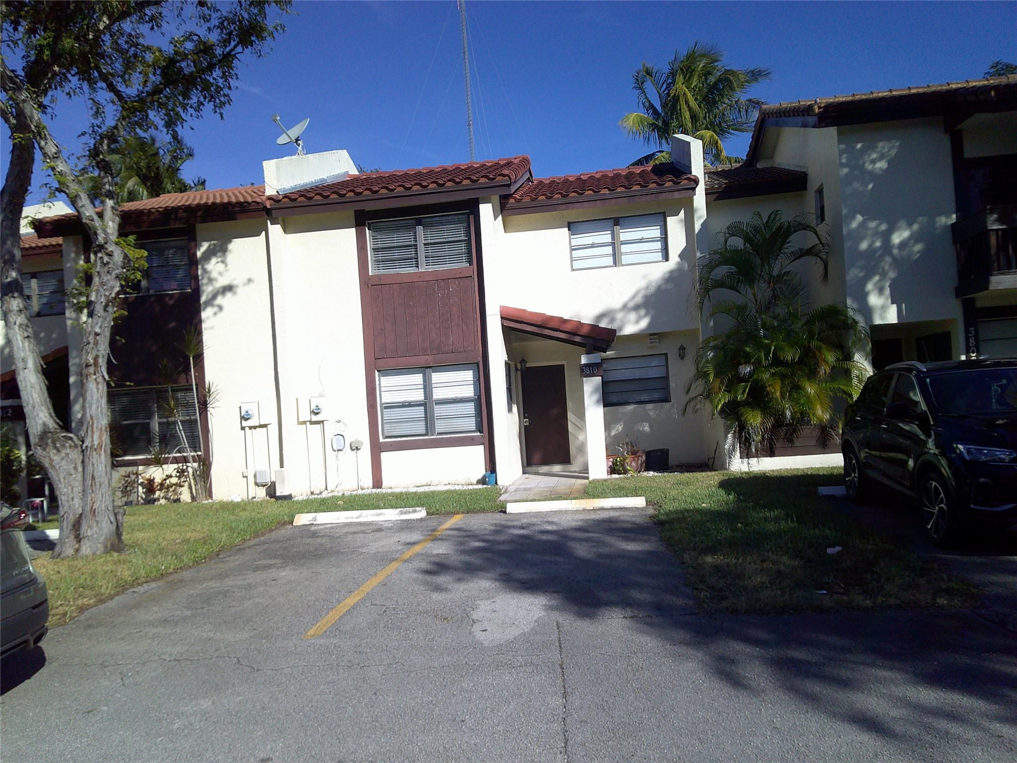 3810 SW 52nd Avenue 3810 — photo