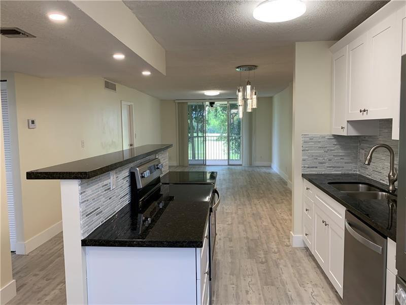 250 Jacaranda Drive 203 — photo