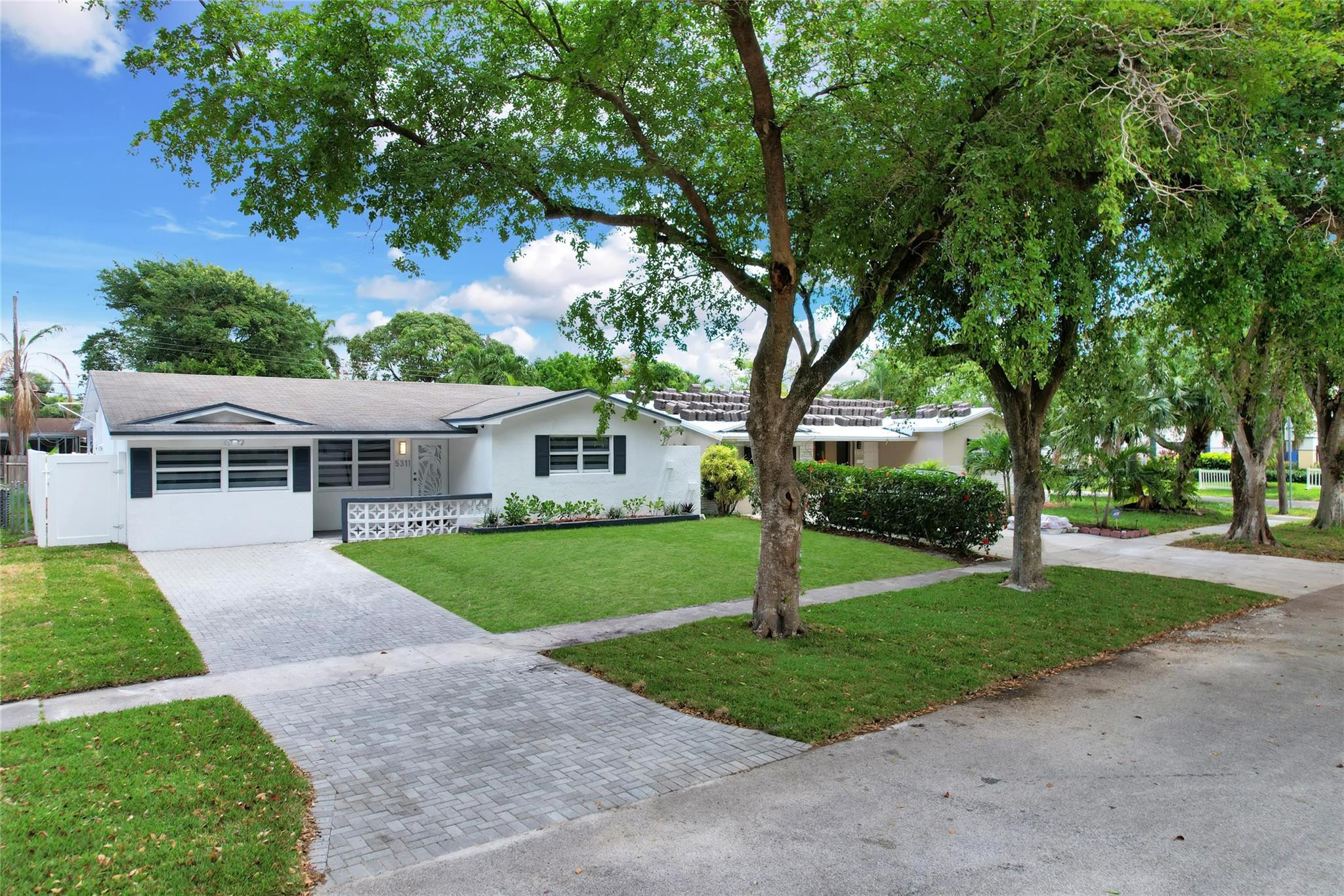 5311 Pierce Street — photo