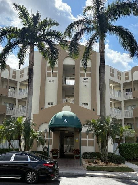 7611 Southampton Terrace 407 — photo
