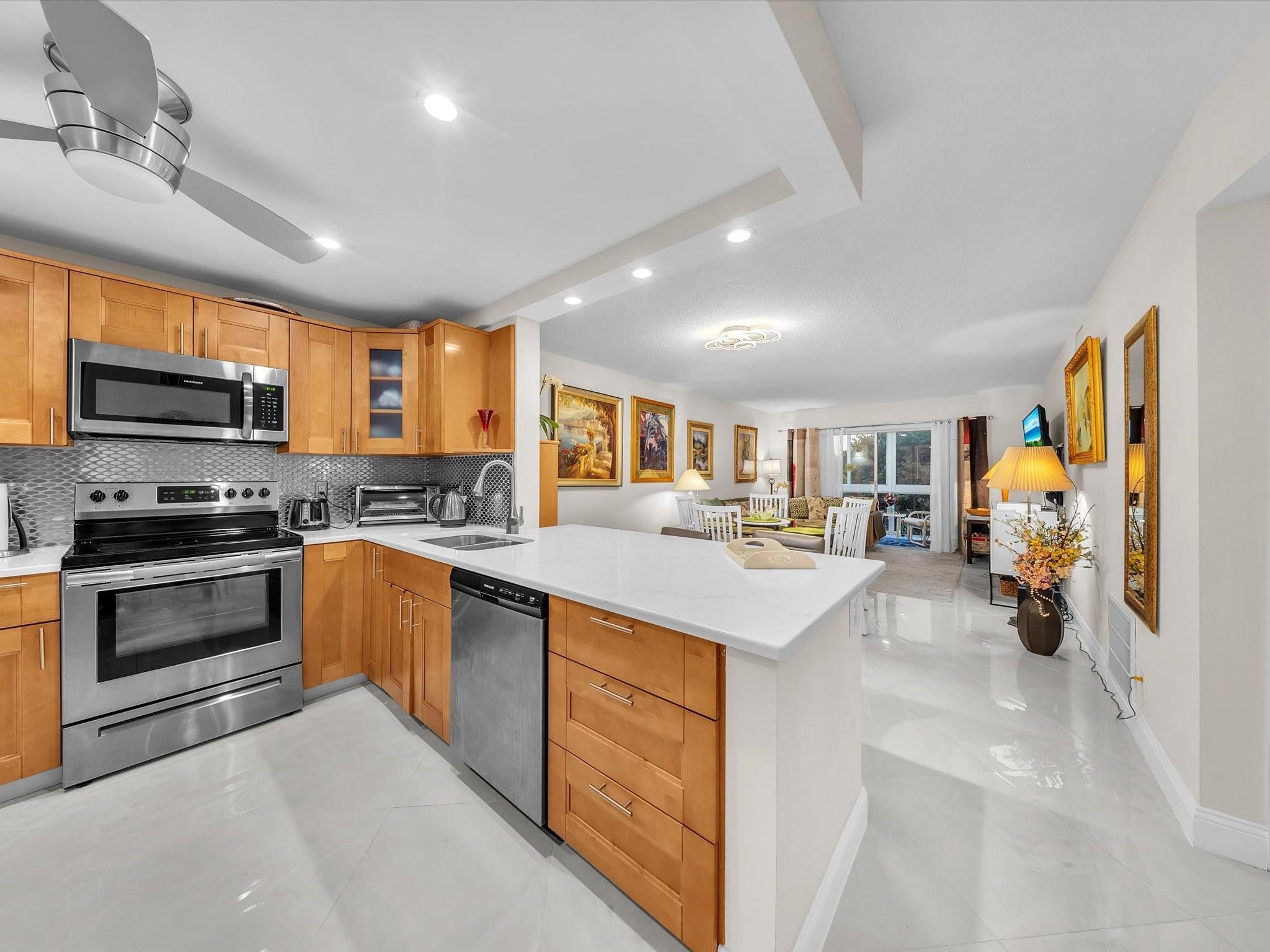 2515 NE 1st Court 314 — photo