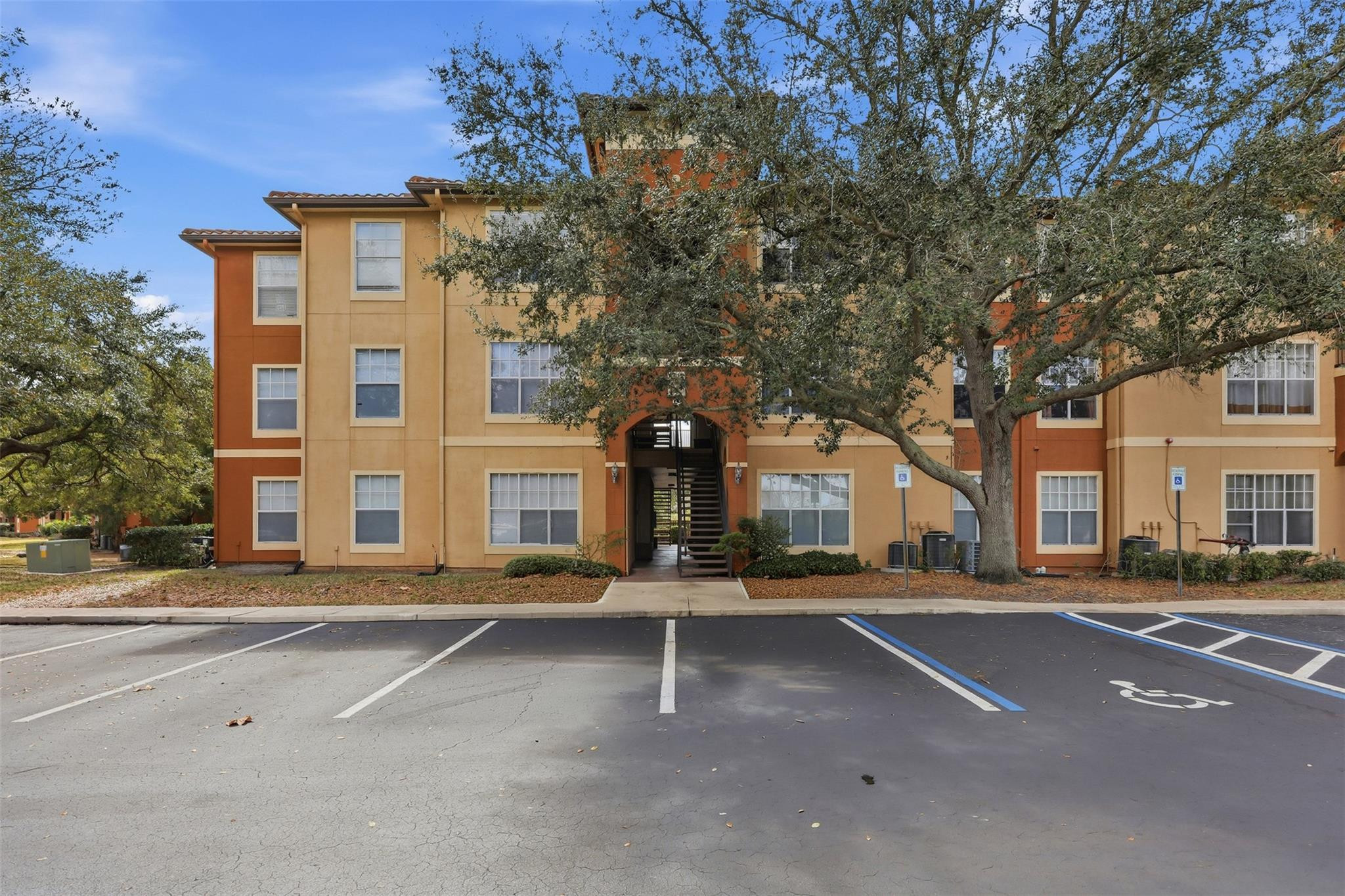 5518 Metrowest Boulevard 11-104 — photo
