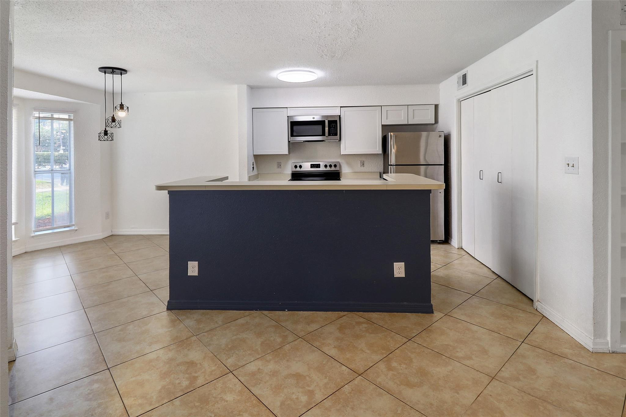 777 Riverside Drive 1516 — photo
