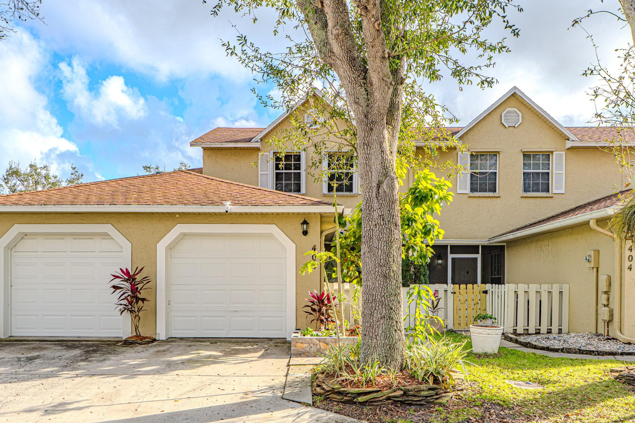 405 Maplewood Drive 405 — photo