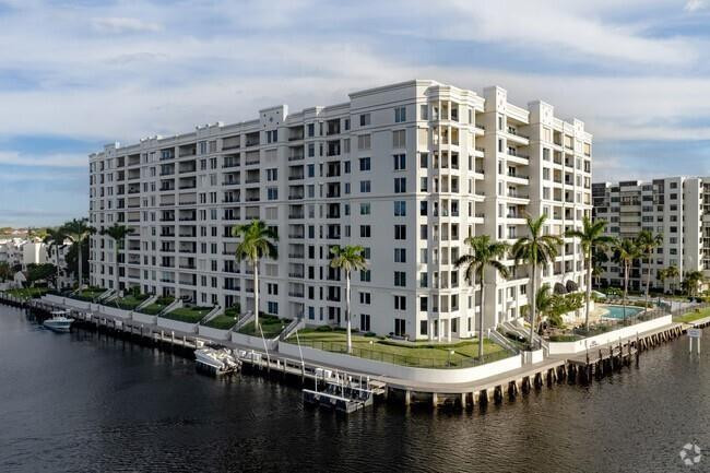 2880 NE 14th Street Causeway 710 — photo