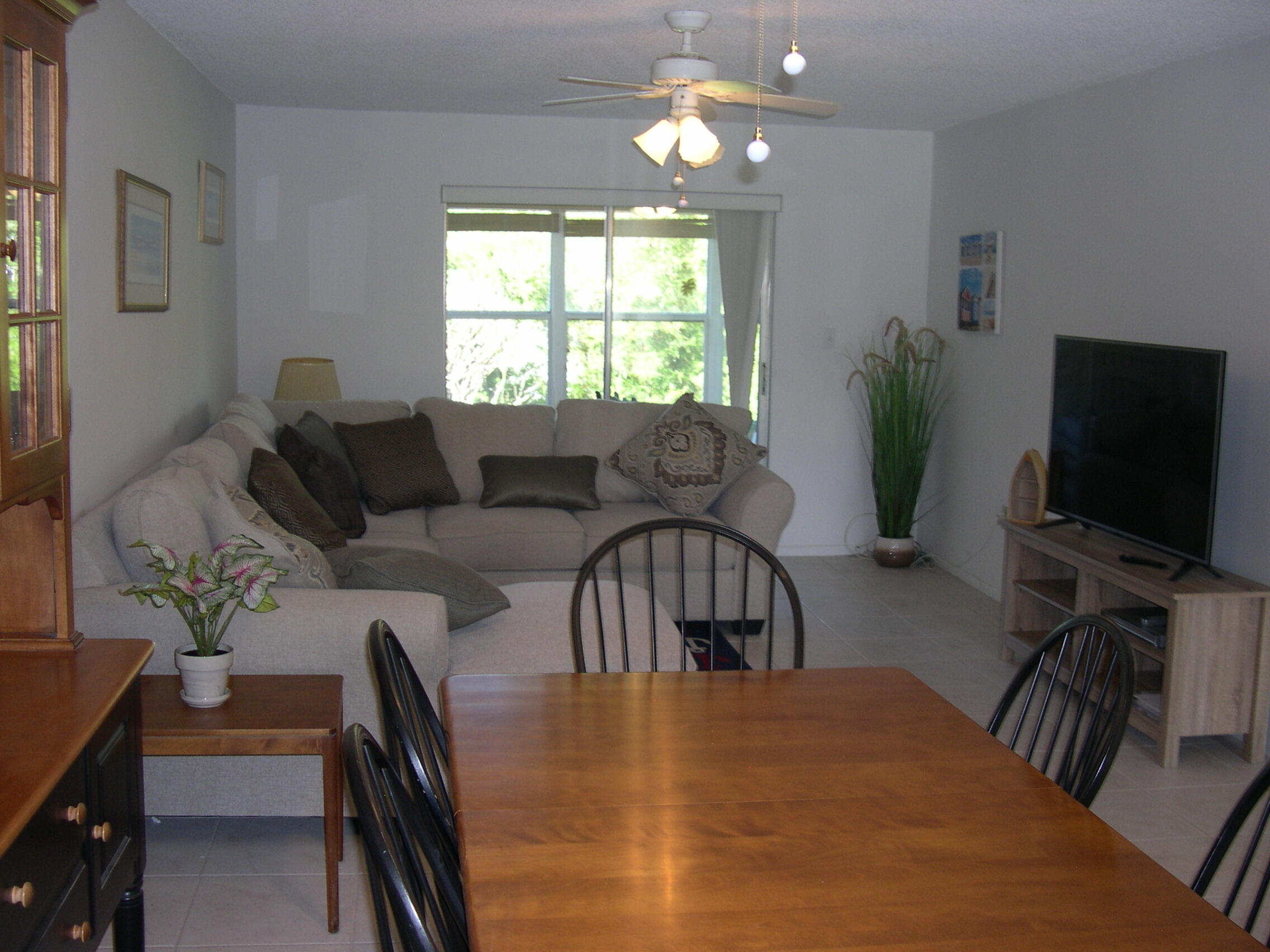 1172 Commodore Court 204 — photo