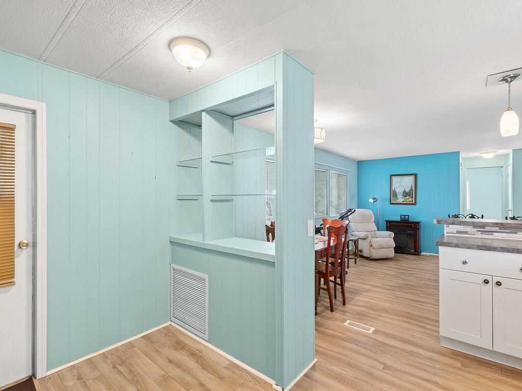 102 N Warner Drive — photo