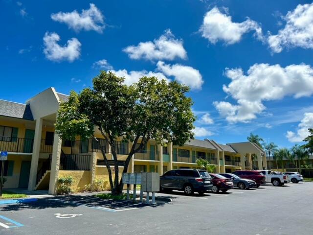 1830 W Meadows Circle 1830 — photo