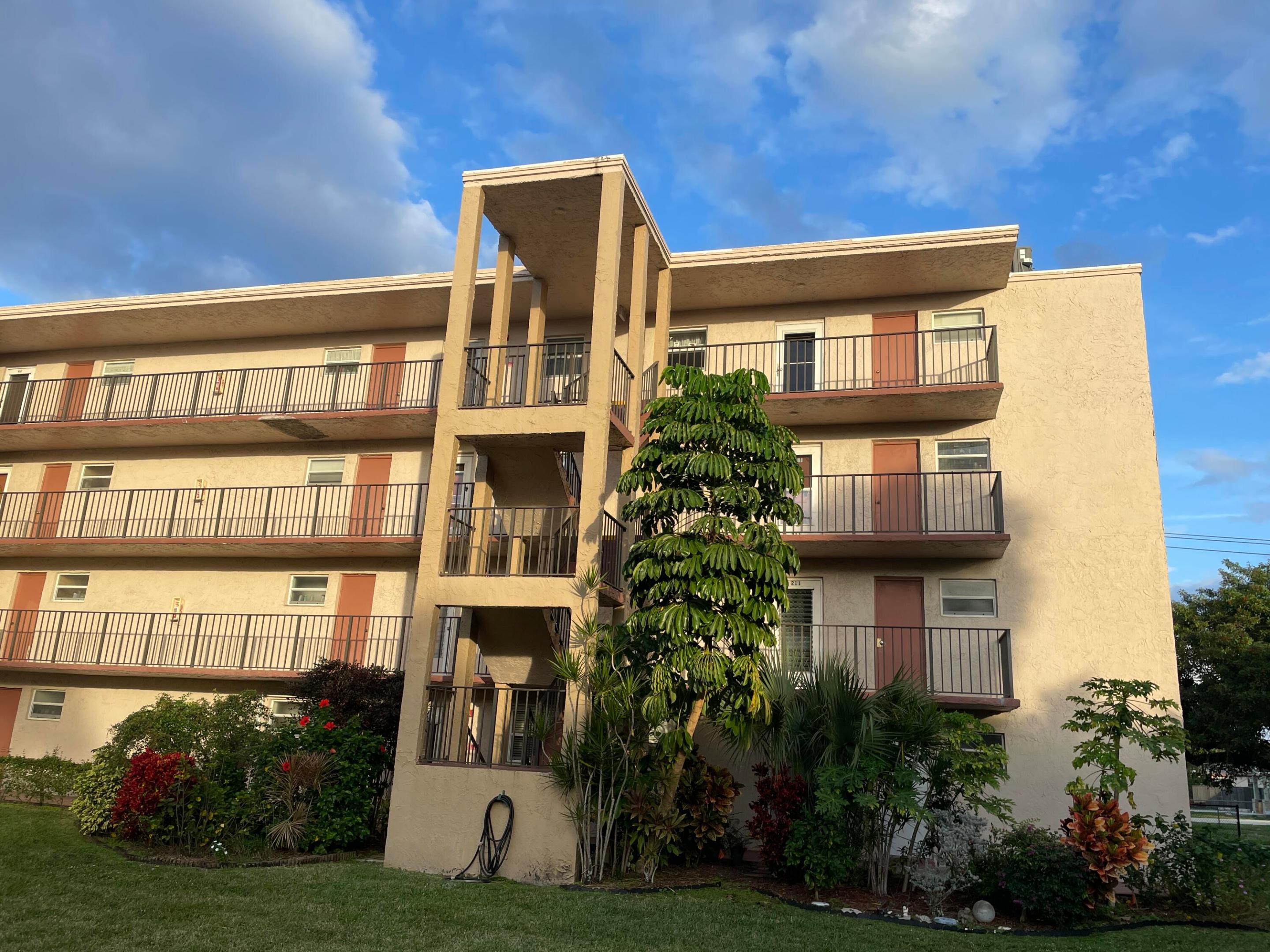 225 Bonnie Boulevard 211 — photo