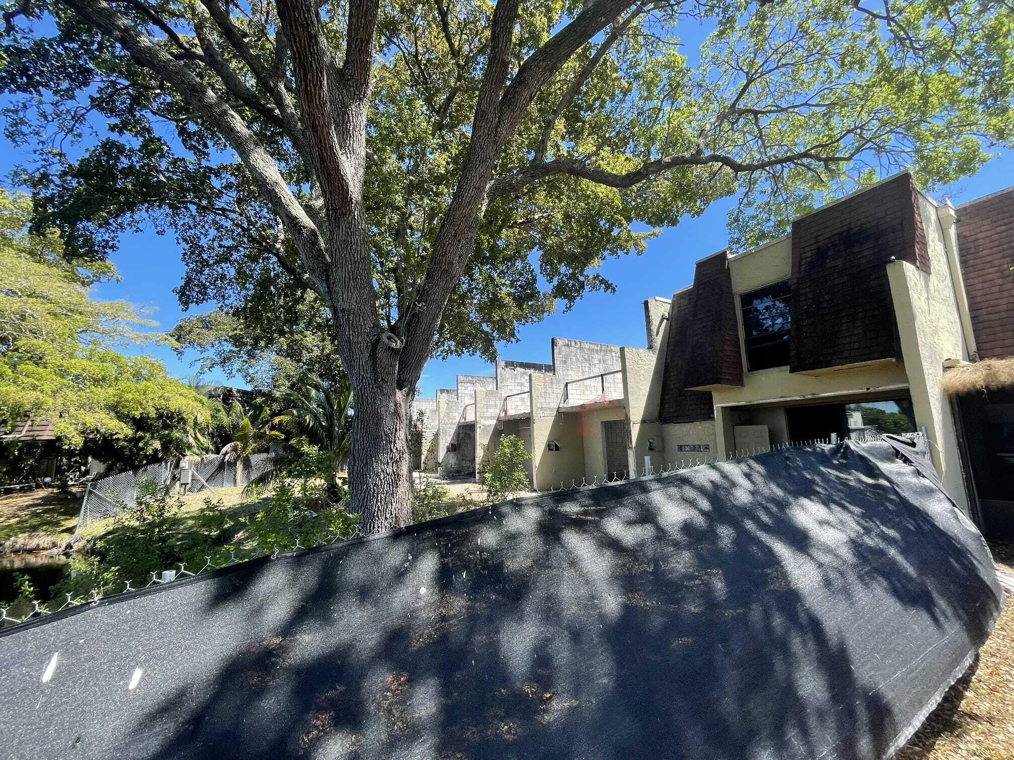 8921 Palm Tree Lane 8921 — photo