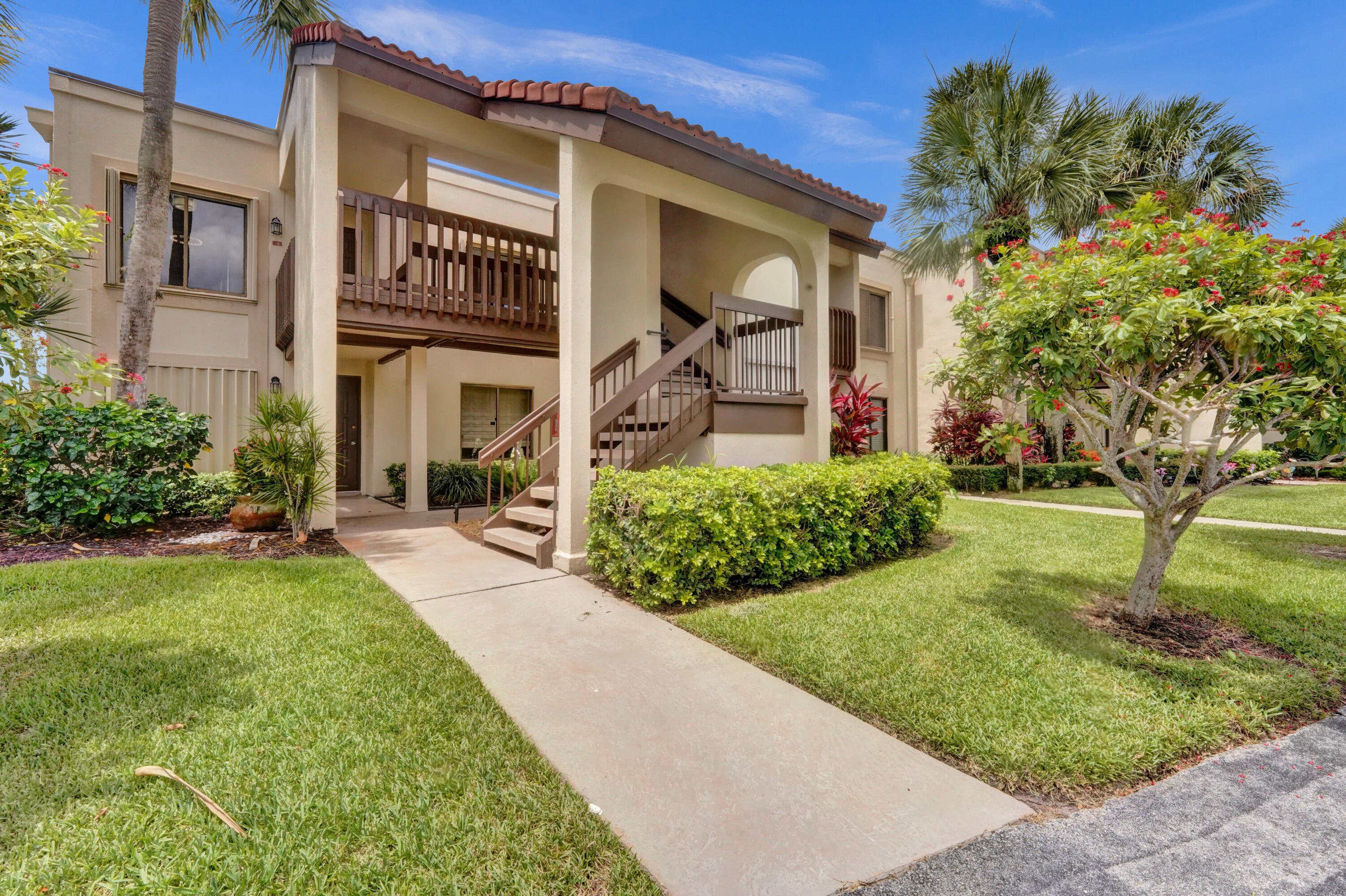5306 Cedar Lake Drive 201 — photo