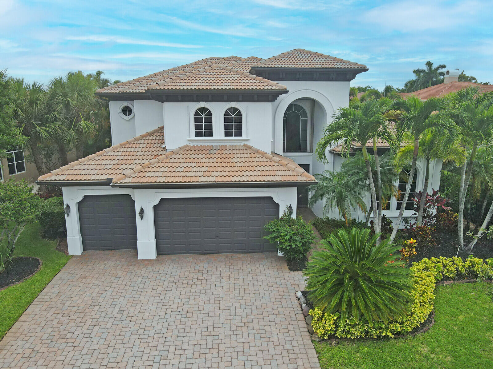 775 Montclaire Court — photo