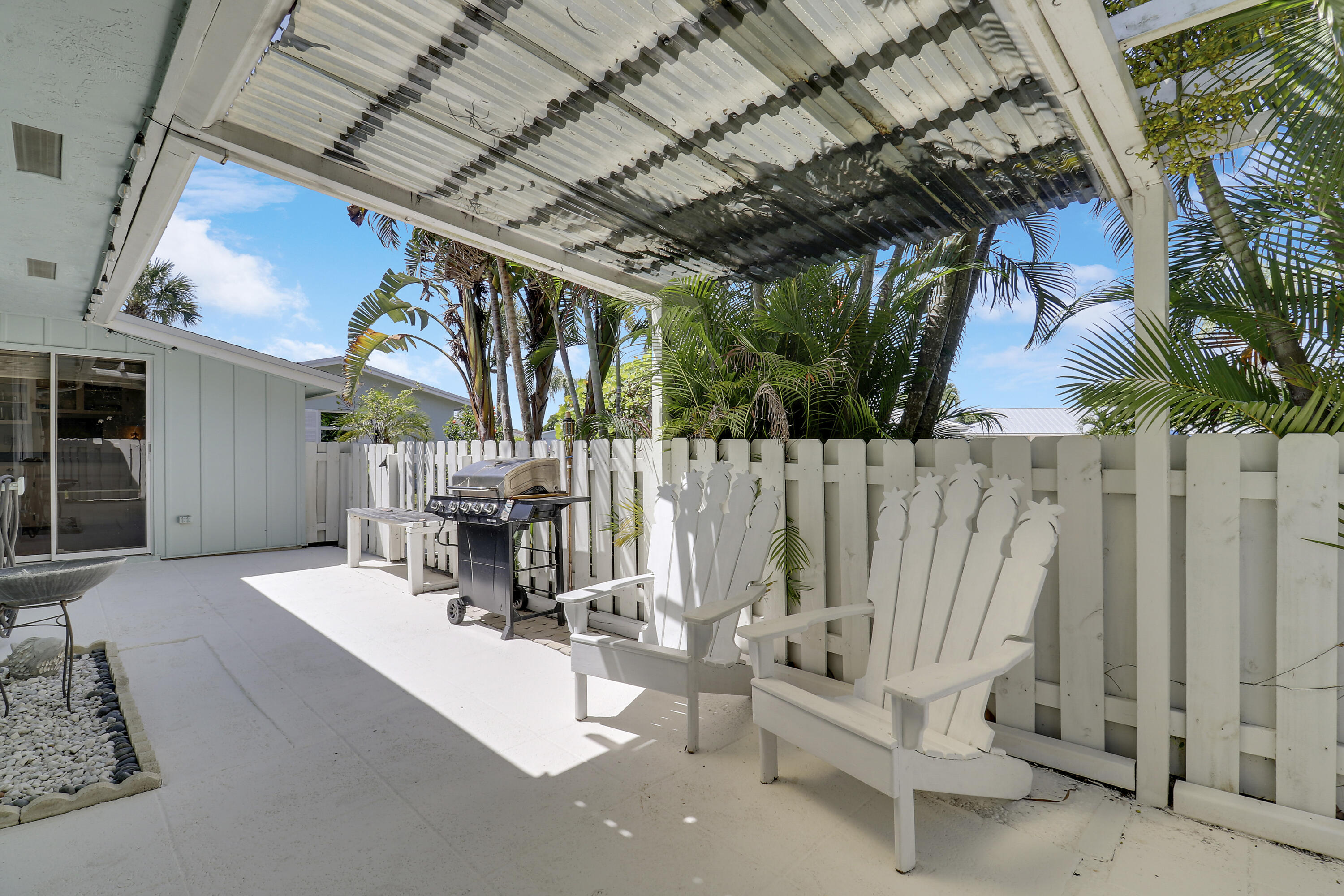 1329 Chippewa Street — photo