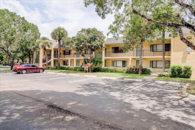1104 Meadows Circle — photo