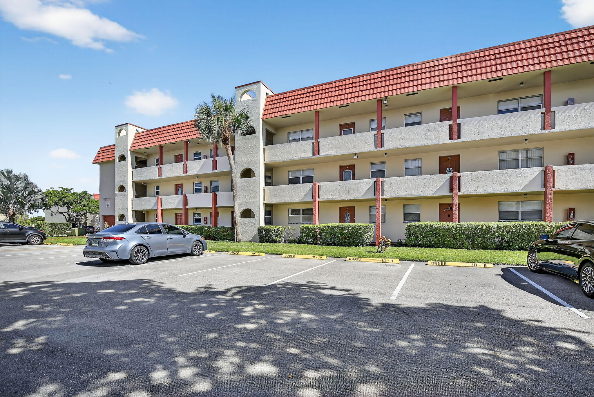 2951 Sunrise Lakes Drive E 107 — photo