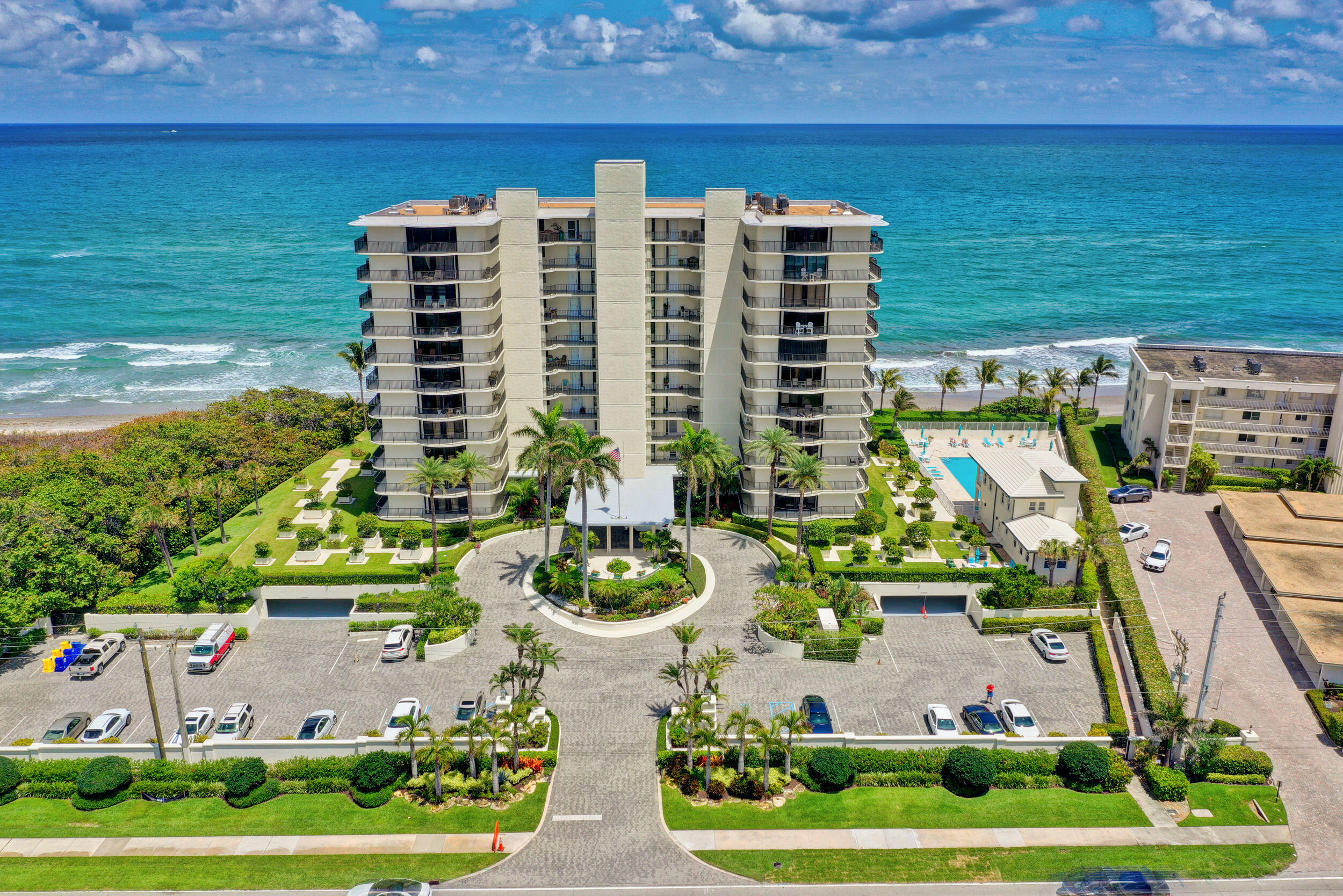 400 Beach Road 702 — photo
