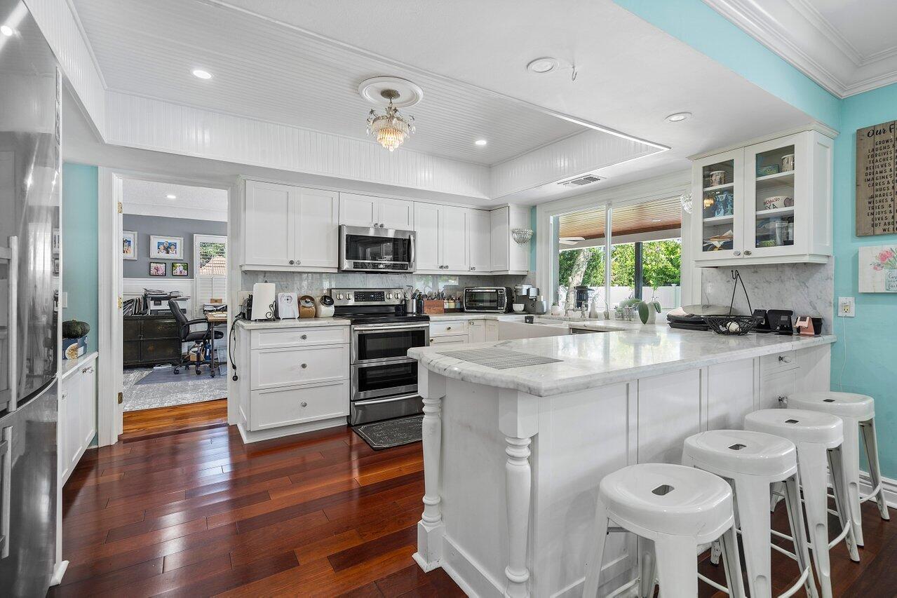 900 SW 16th Street — photo