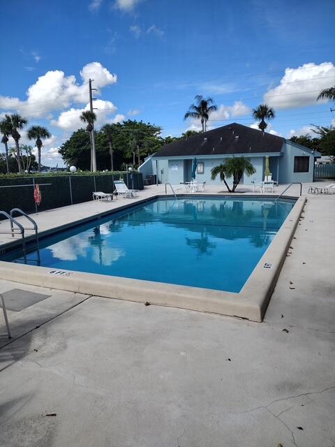 950 S Kanner 508 — photo