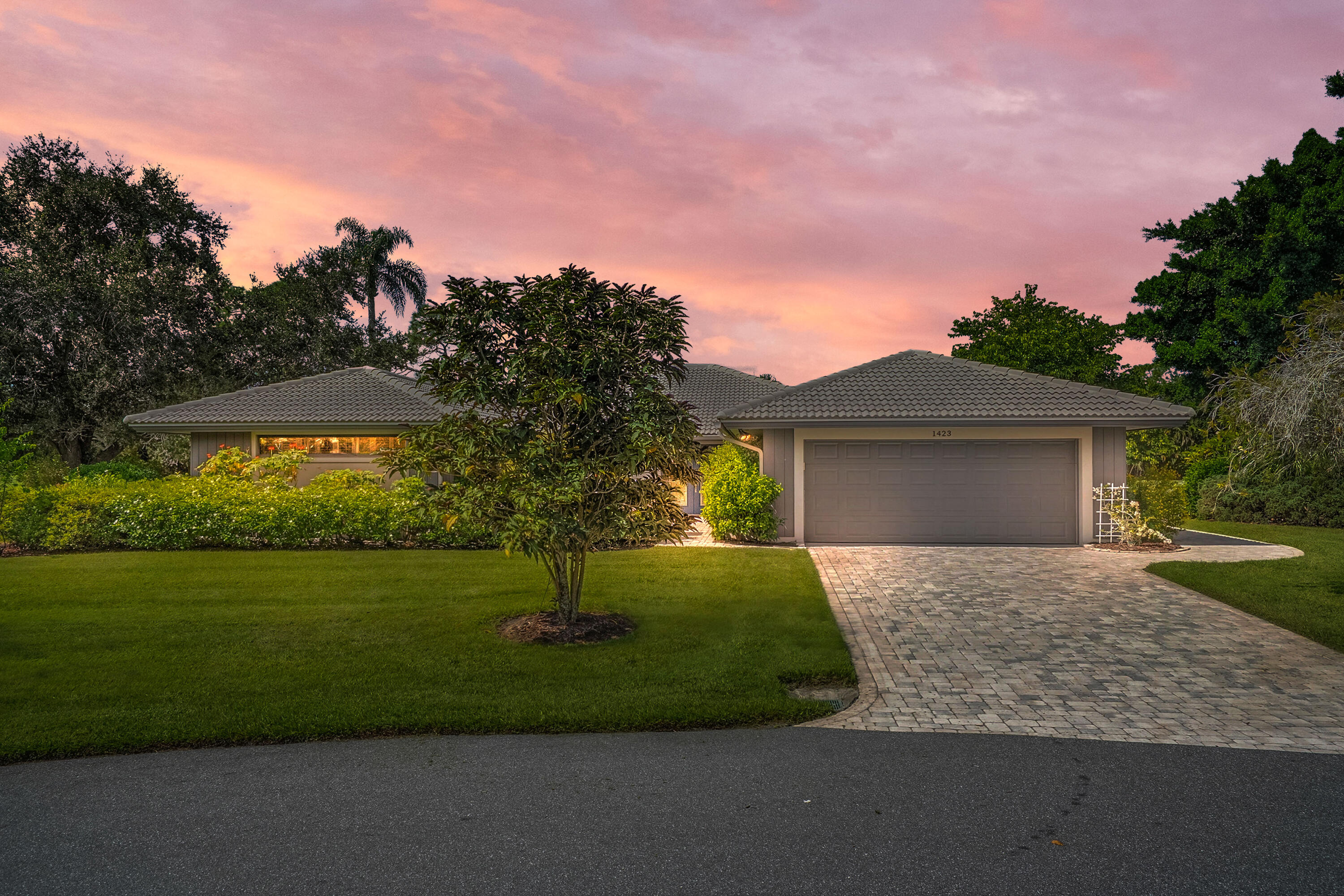 1423 SW Troon Circle — photo