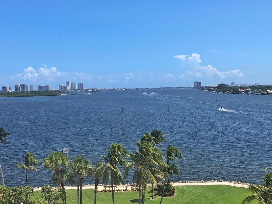 115 Lakeshore Drive 746 — photo