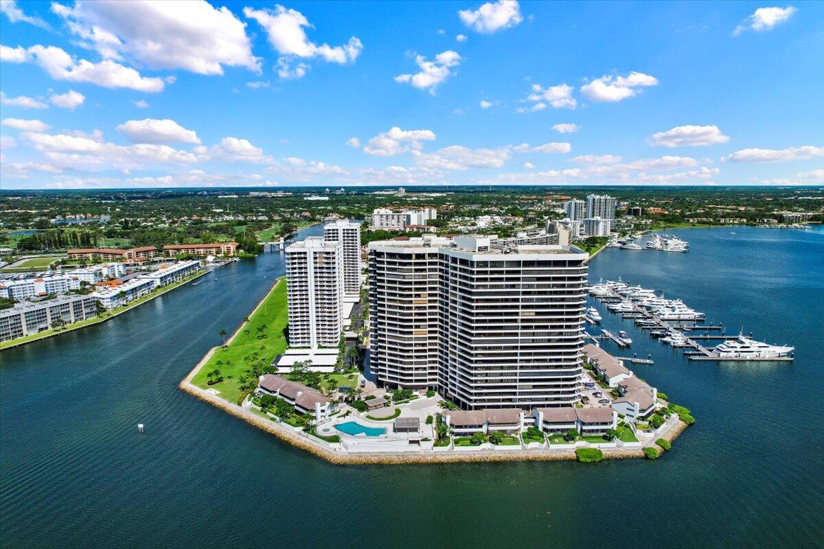 100 Lakeshore Drive 1854 — photo