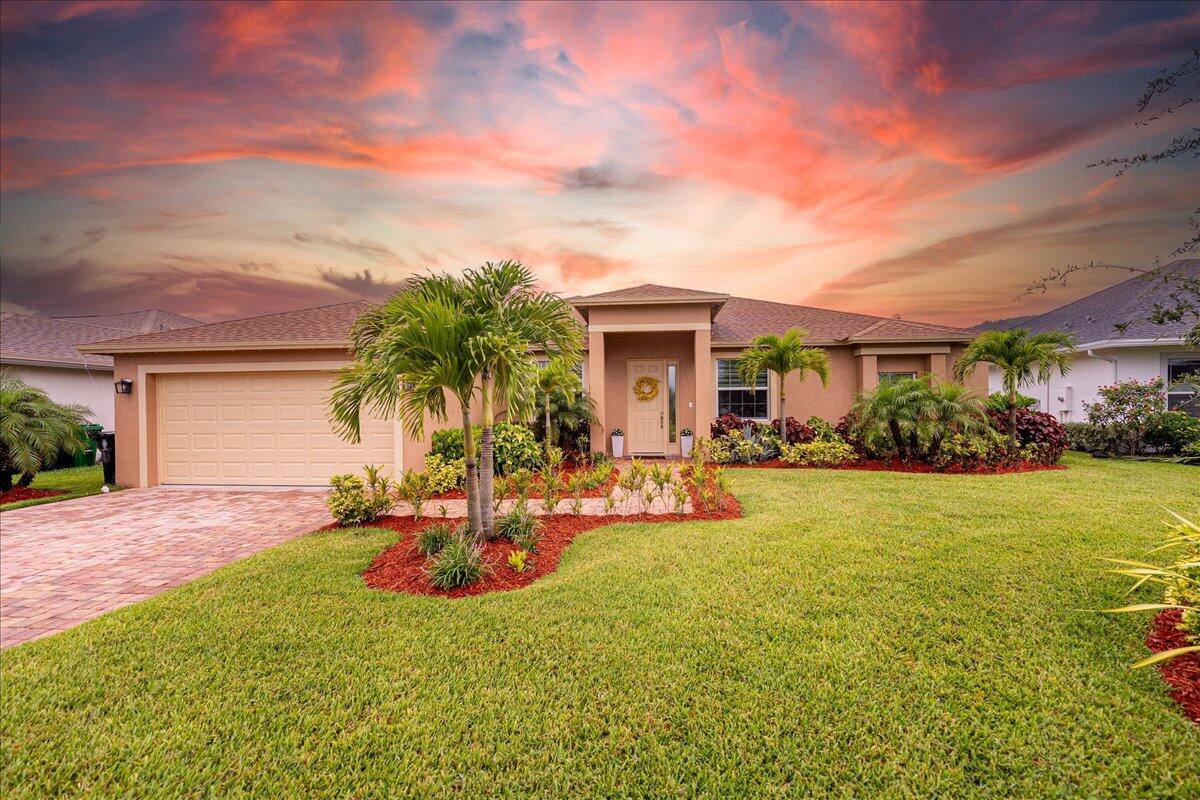 448 SW Vista Lake Drive — photo