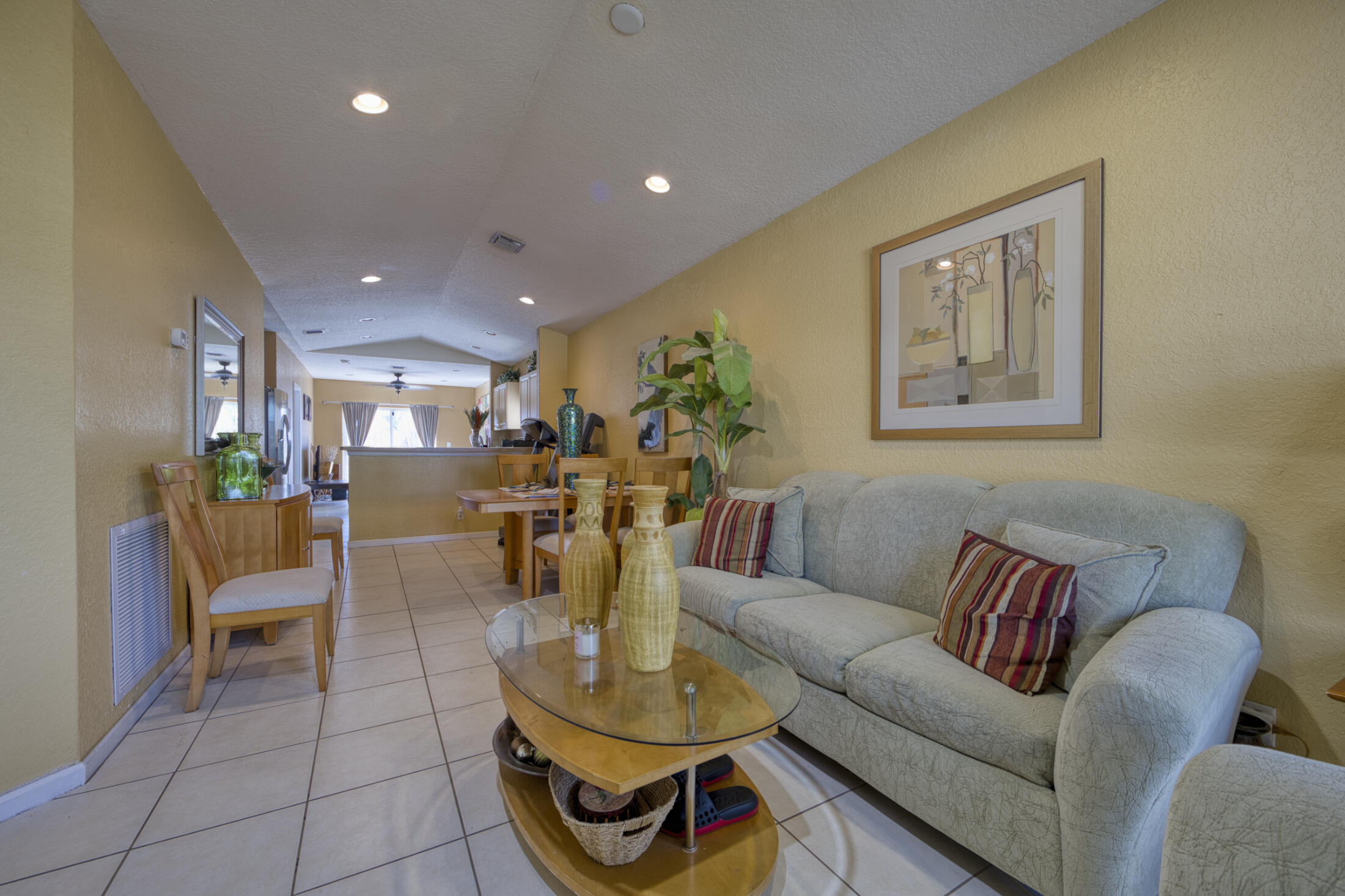 416 Circle Drive S — photo