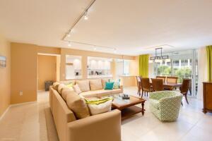 110 Half Moon Circle E2 — photo