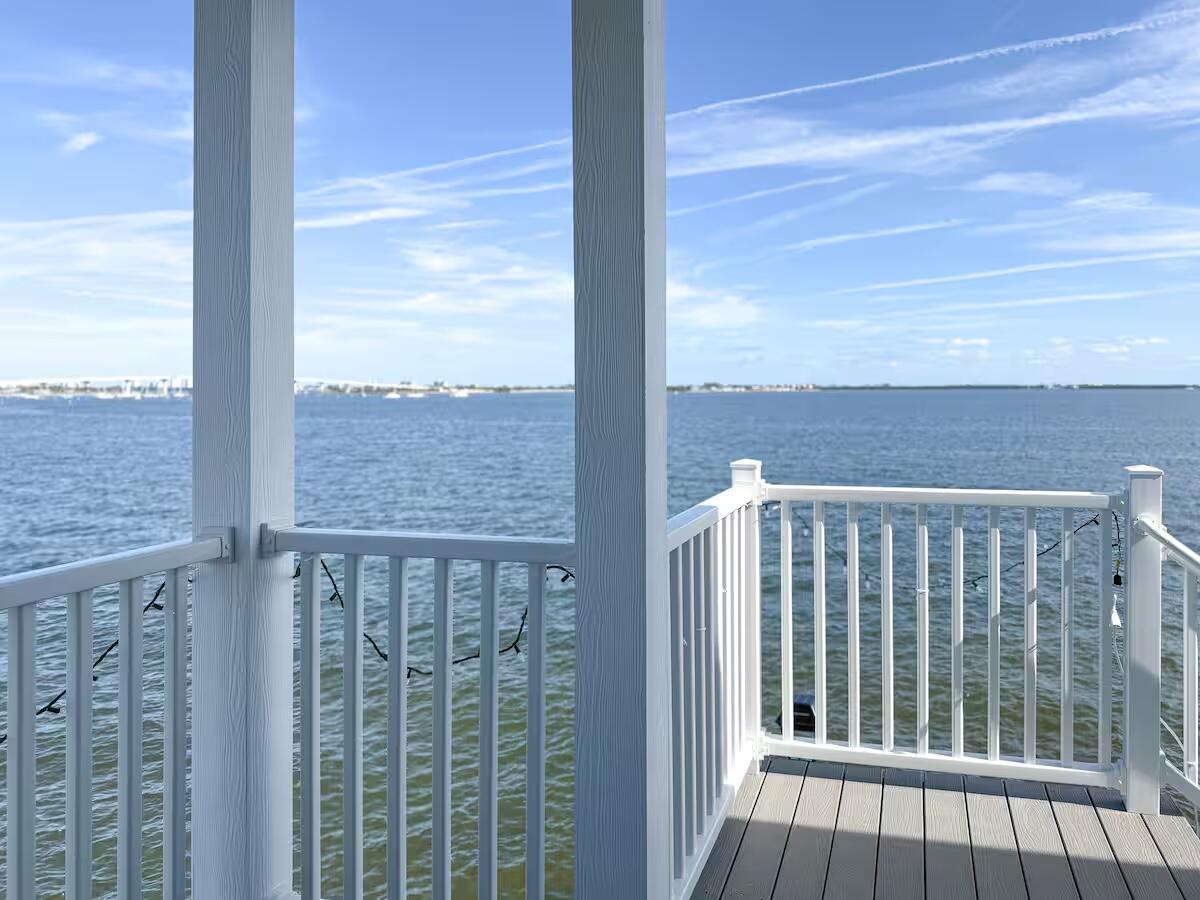 453 NE Indian River Drive — photo