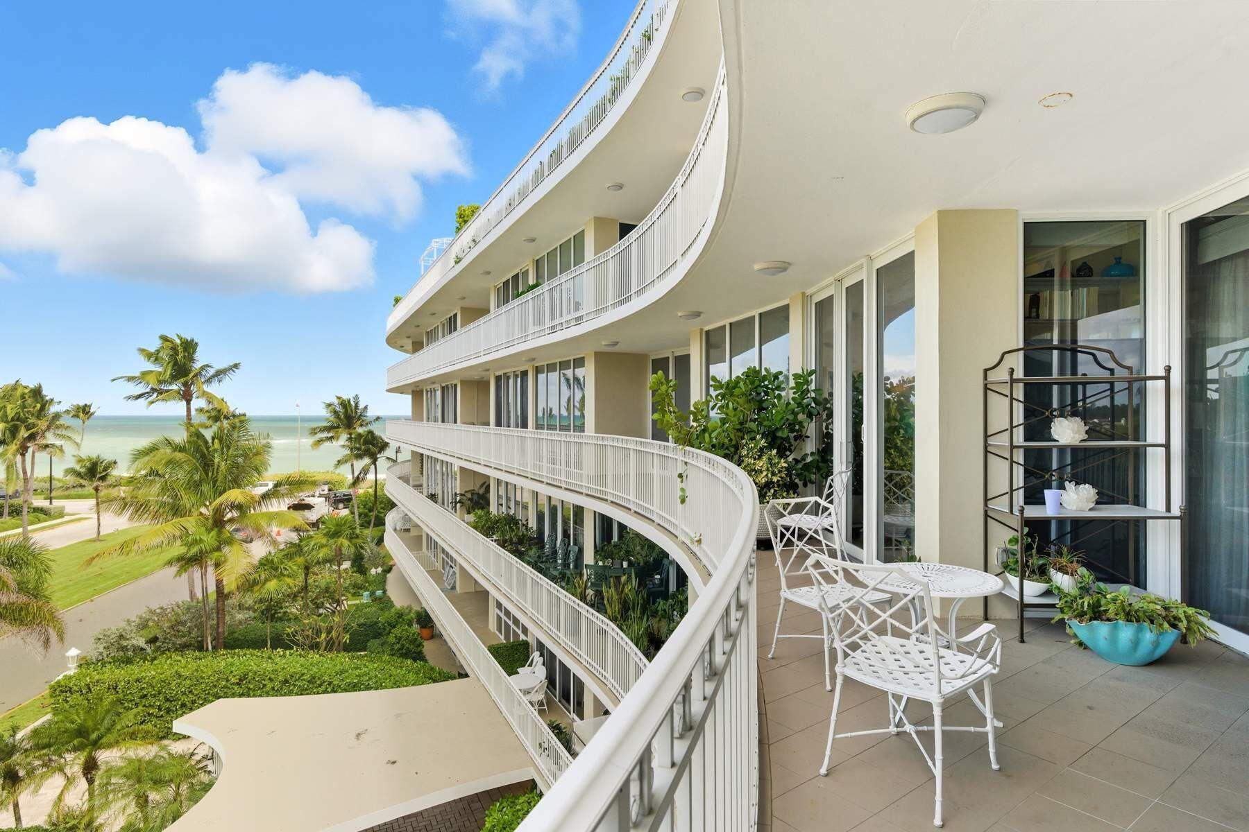 100 Royal Palm Way F4 — photo