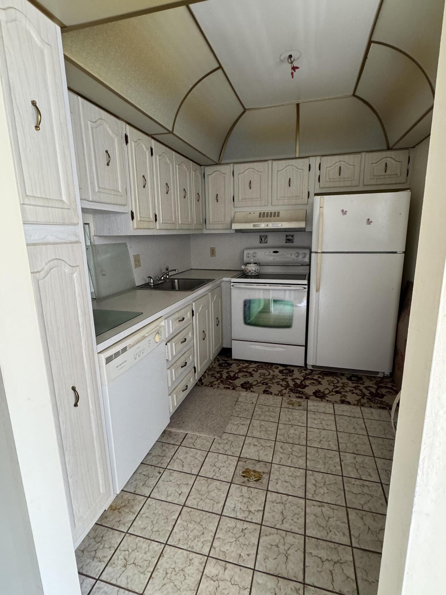 2515 NE 1st Court 215 — photo