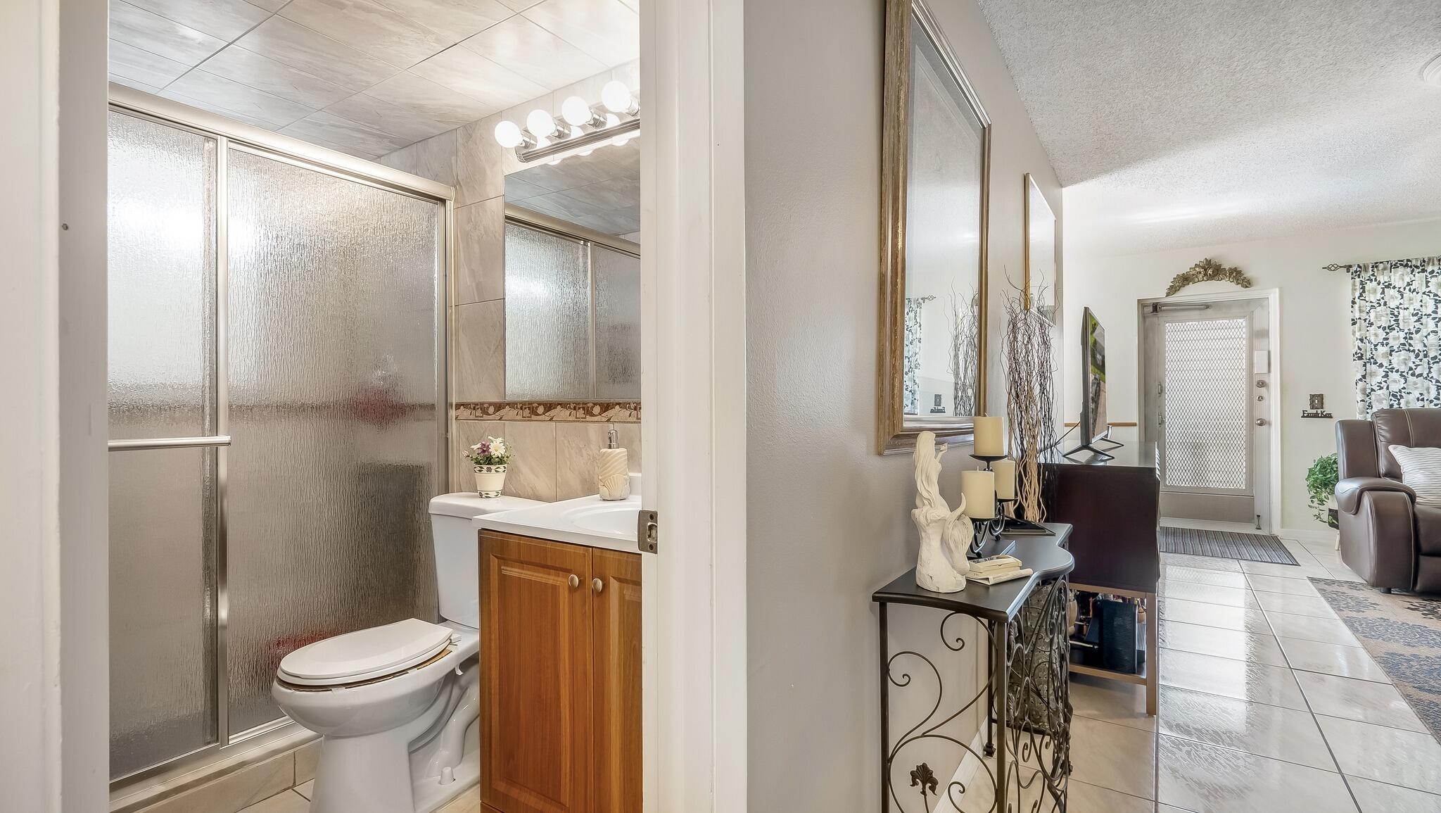 239 Windsor K — photo