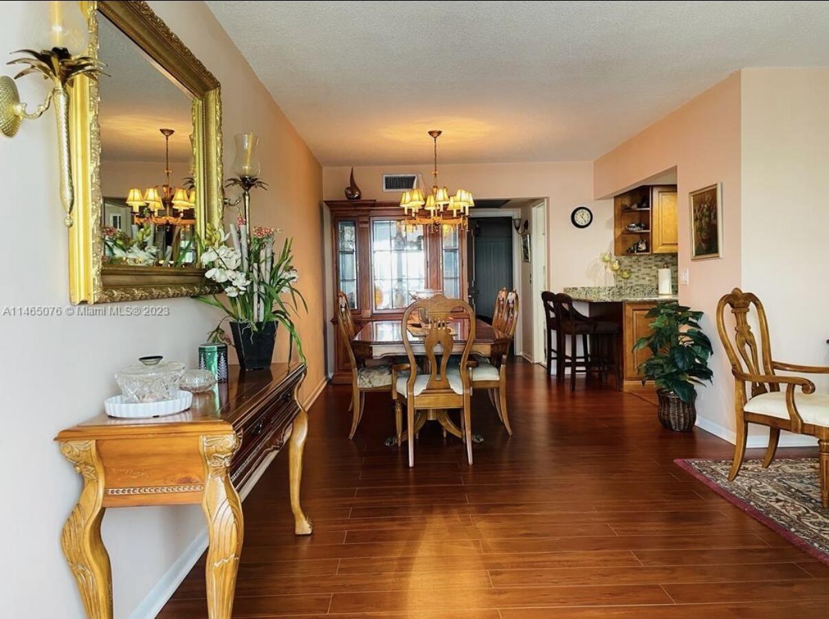 308 Wellington D — photo