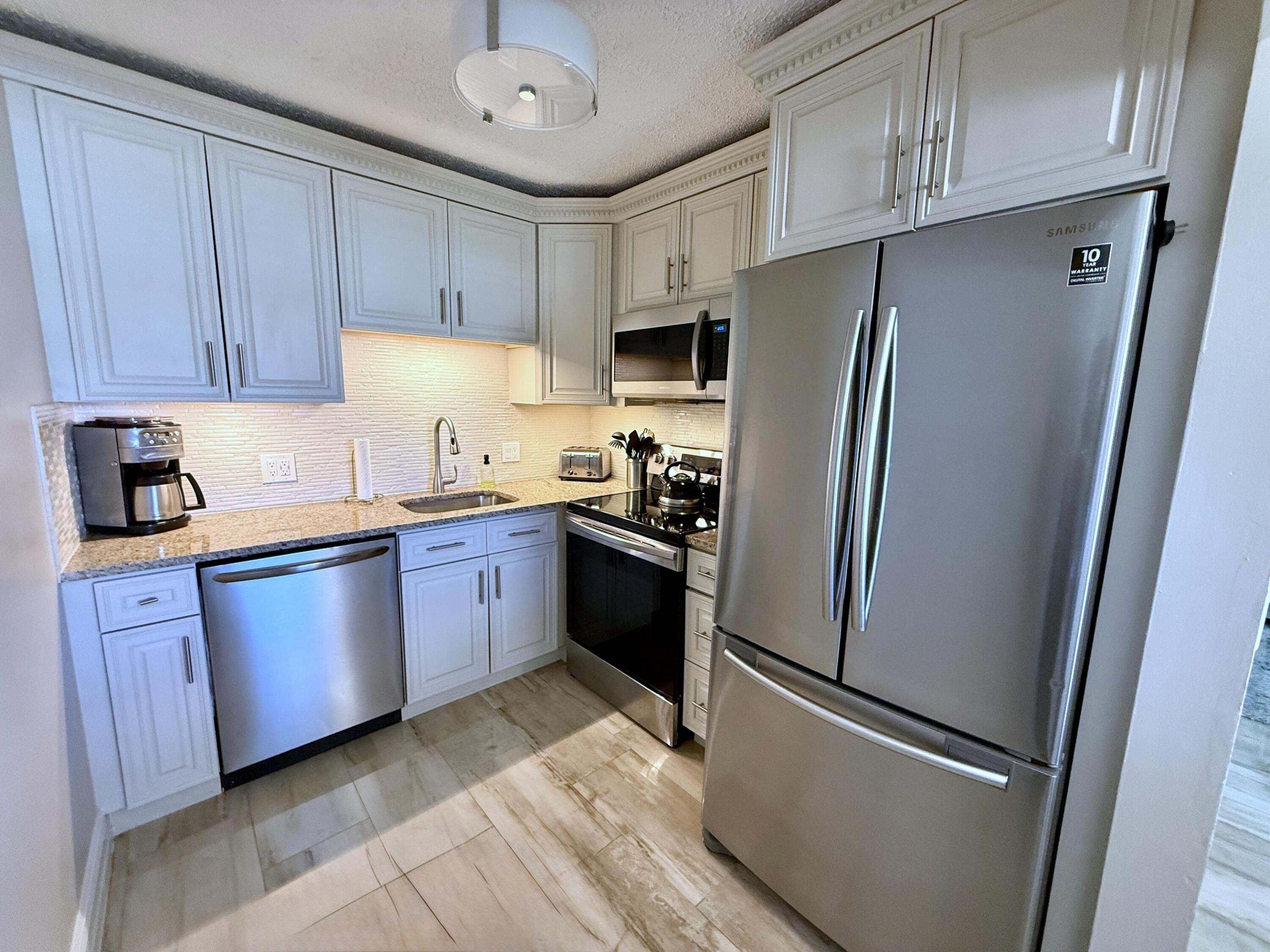 359 Oakridge T — photo