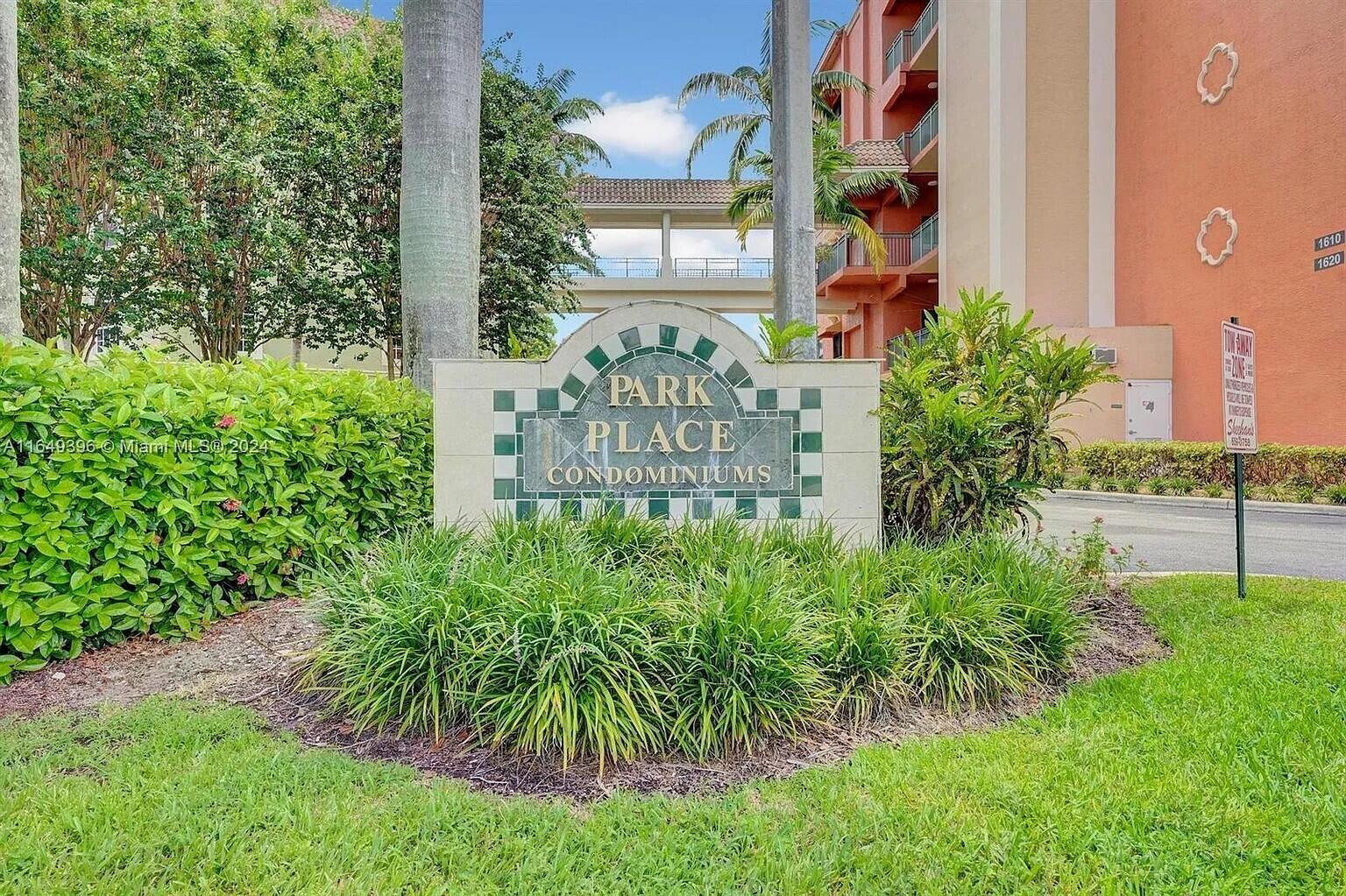 1640 Presidential Way 403 — photo