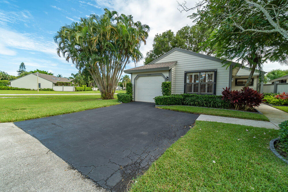 13335 Bedford Mews Court — photo